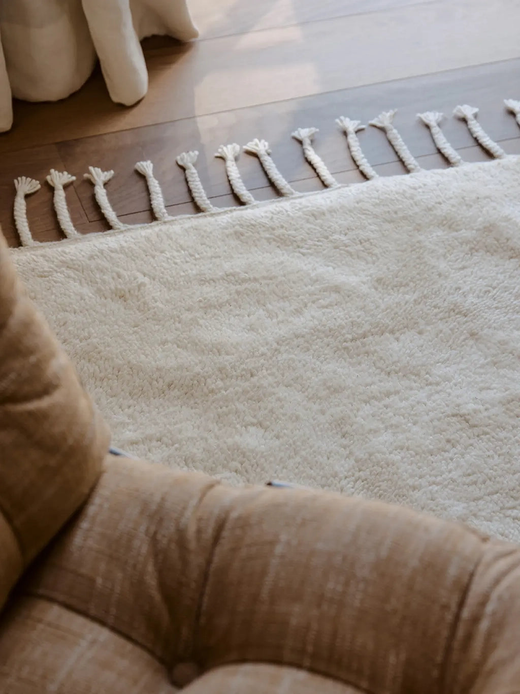 Petra Rug Blanc, Armadillo