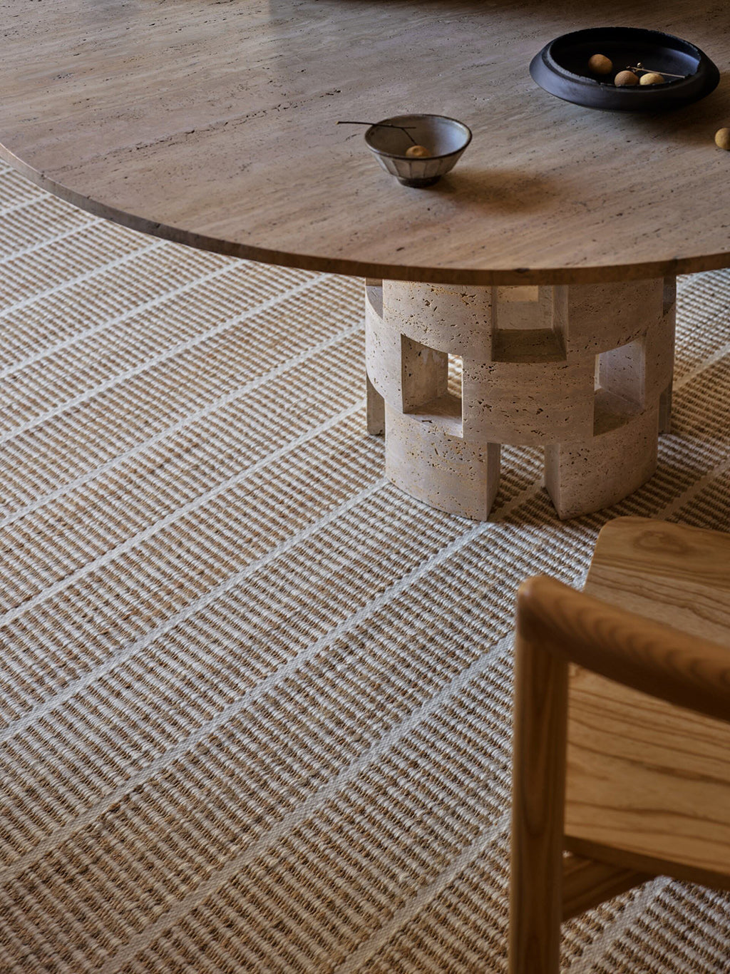 Trellis Rug White, Armadillo