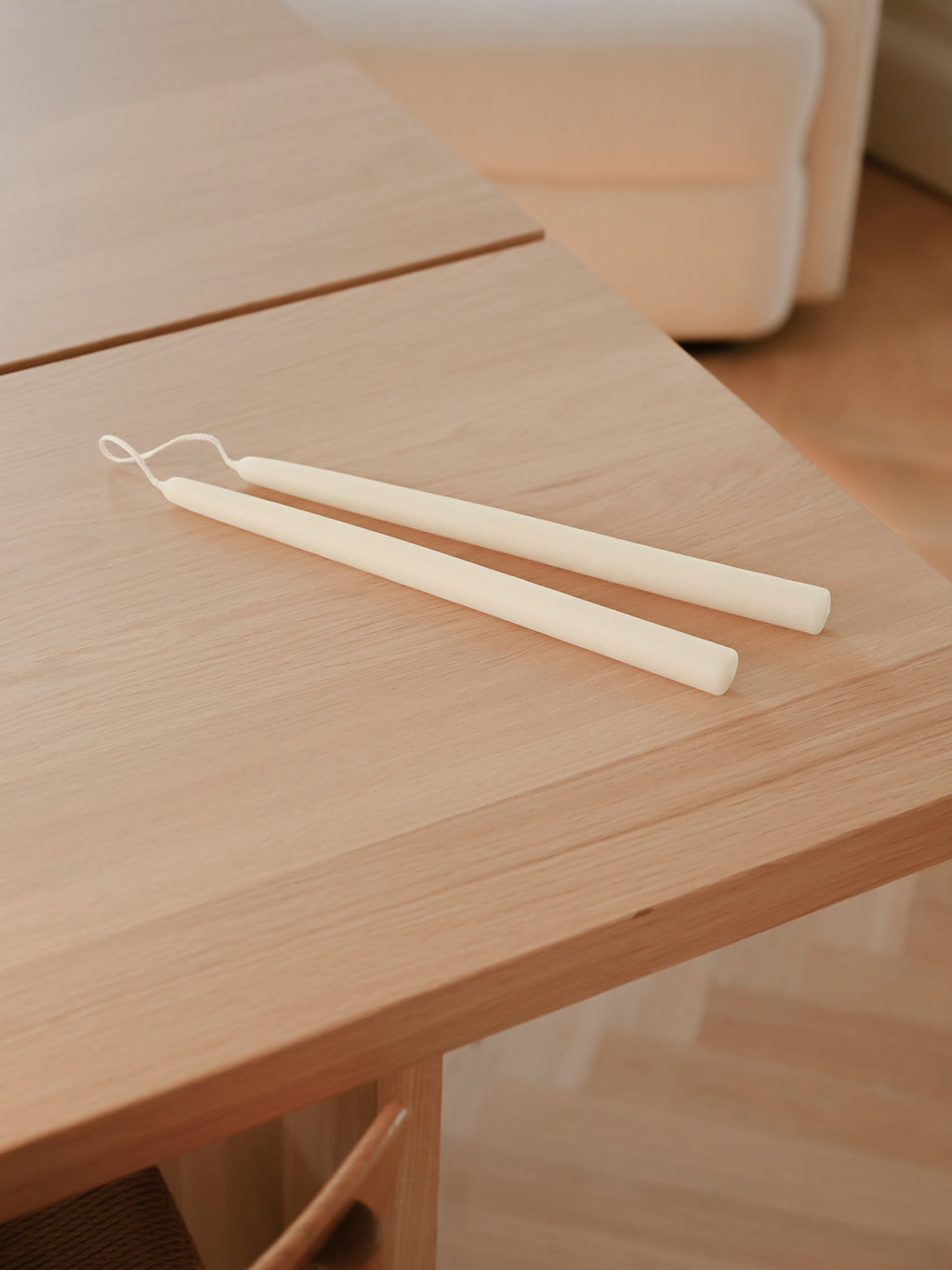 Pale Beeswax Dinner Candles, Dipam