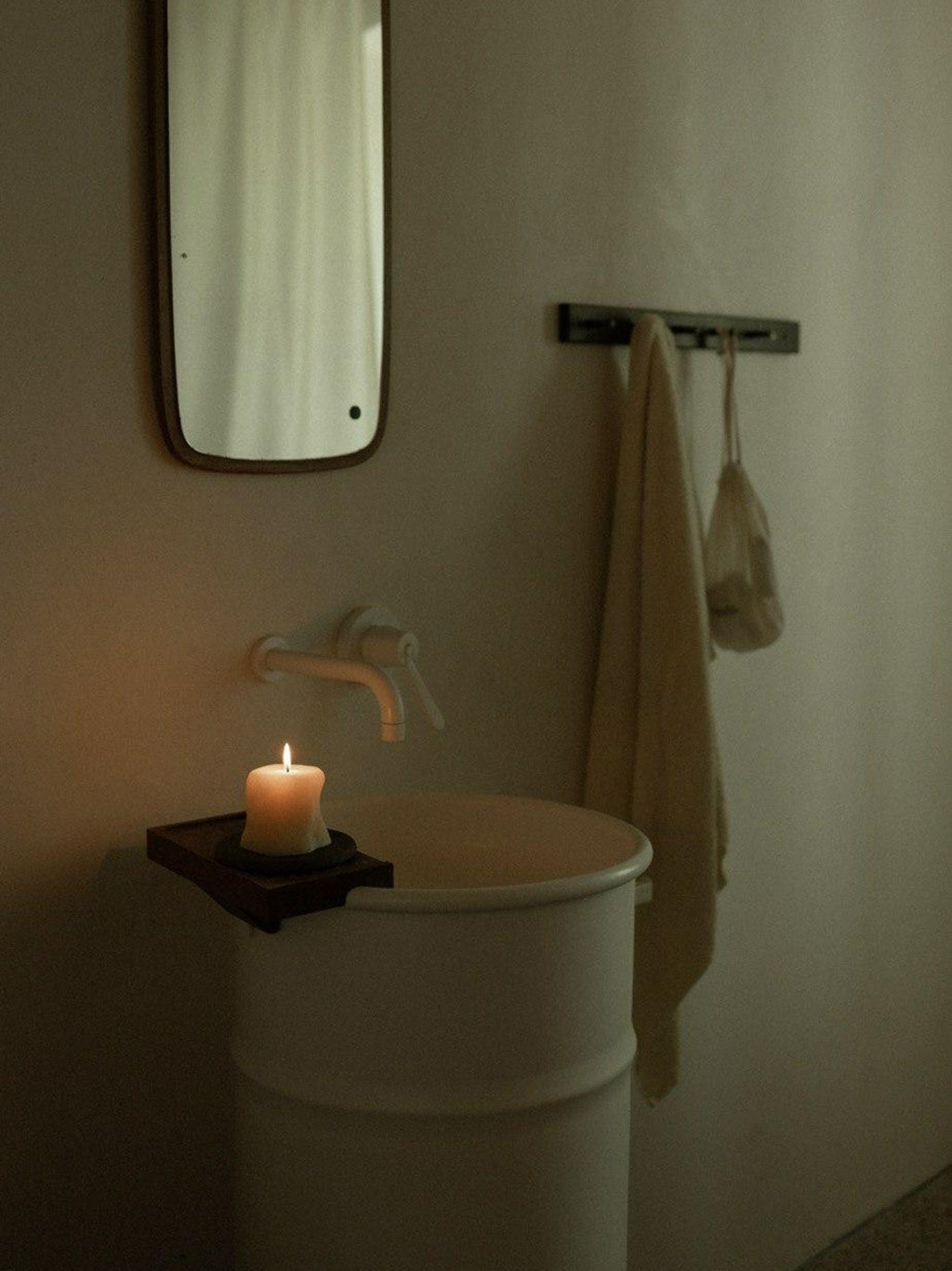 Cave Beeswax Candle, Forma Esse