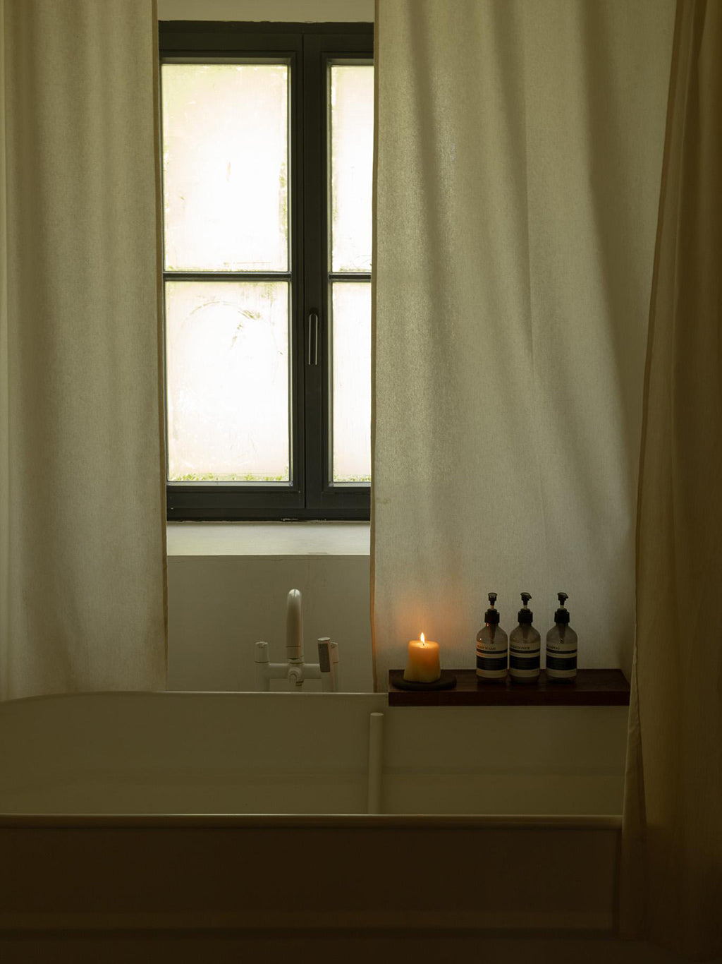 Cave Beeswax Candle, Forma Esse