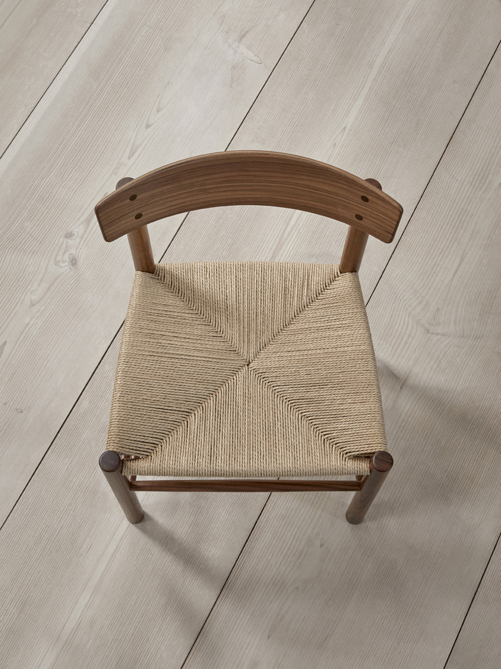 J39 Chair Oiled Walnut, Fredericia