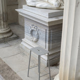 Adam Stool Mono, Frama
