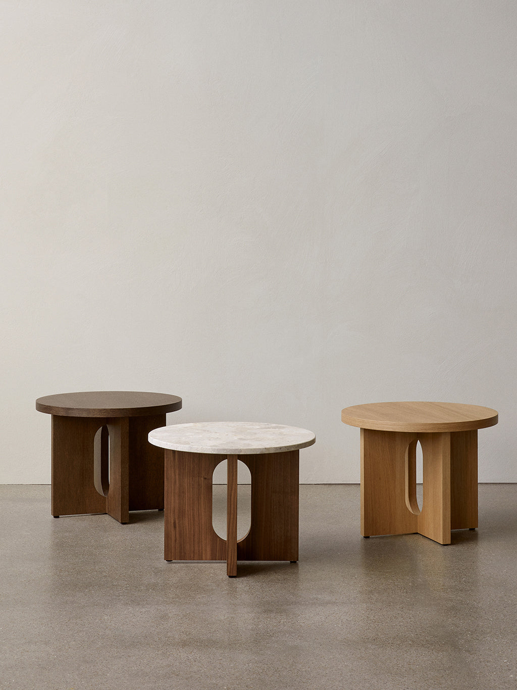 Androgyne Side Table Walnut, Menu