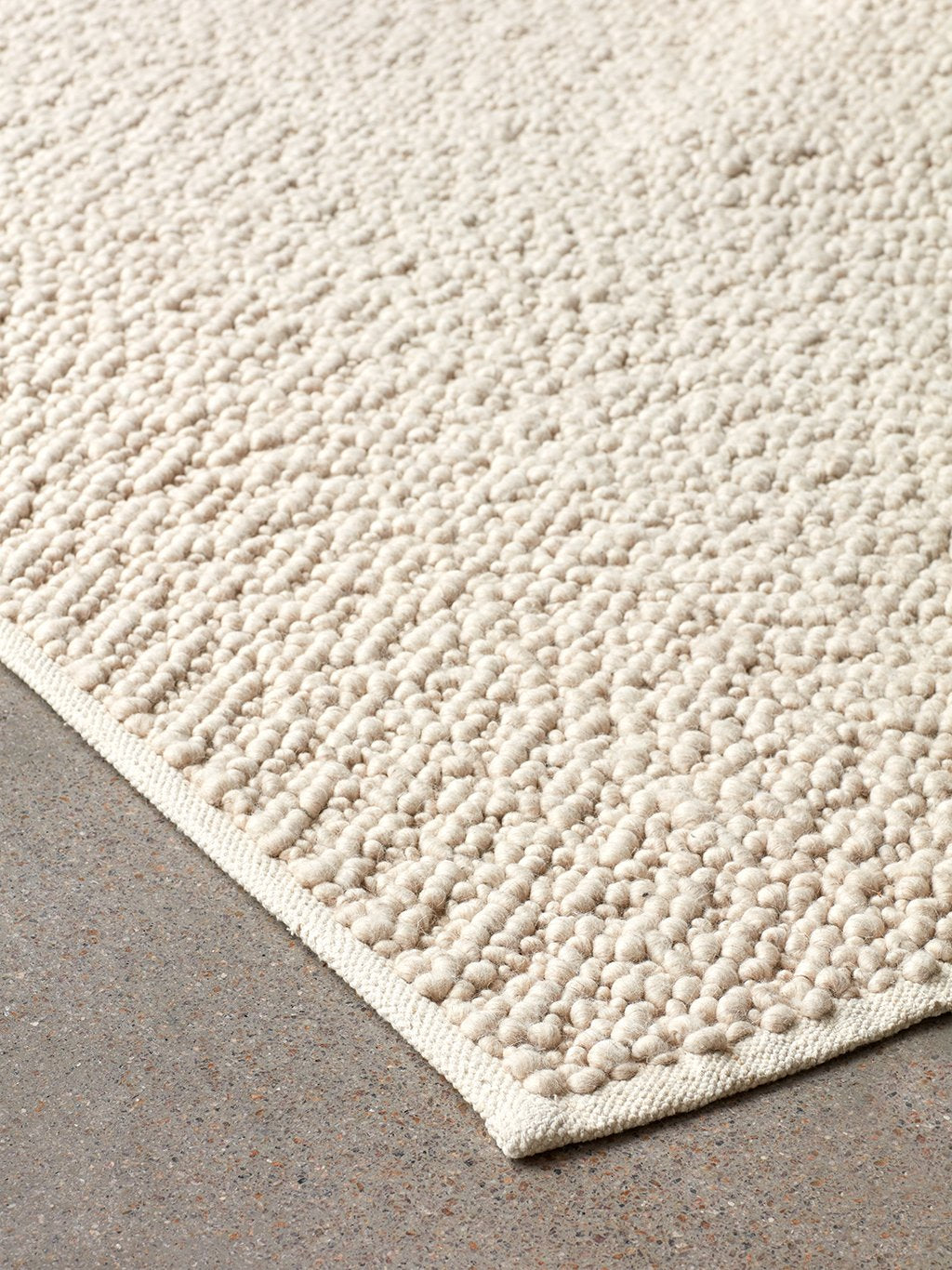 Gravel Rug Ivory, Menu