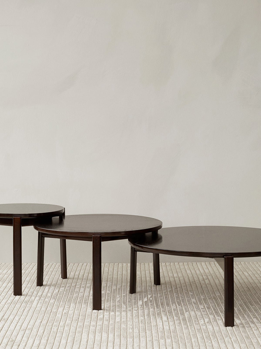 Passage Lounge Table Dark Oak, Menu