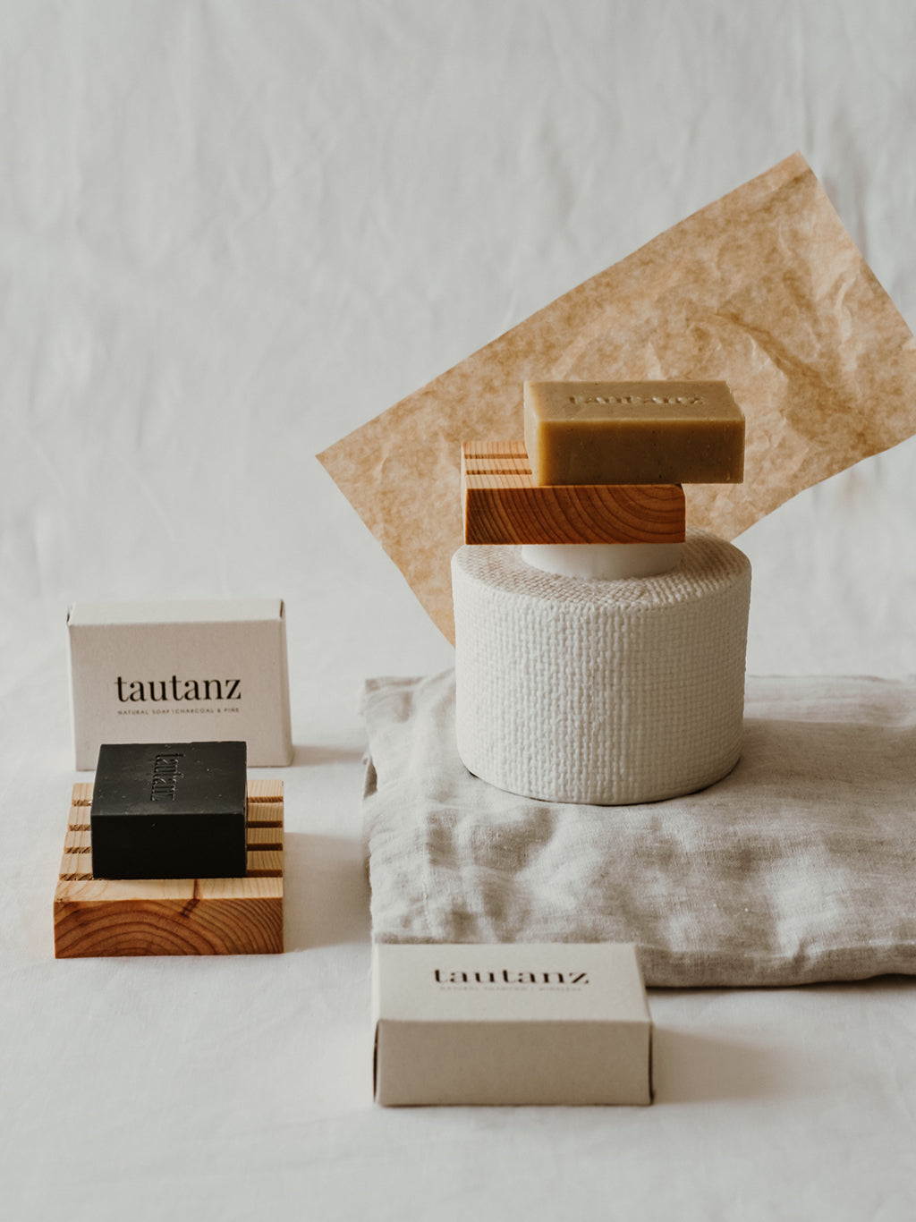 Charcoal & Pine Soap, Tautanz