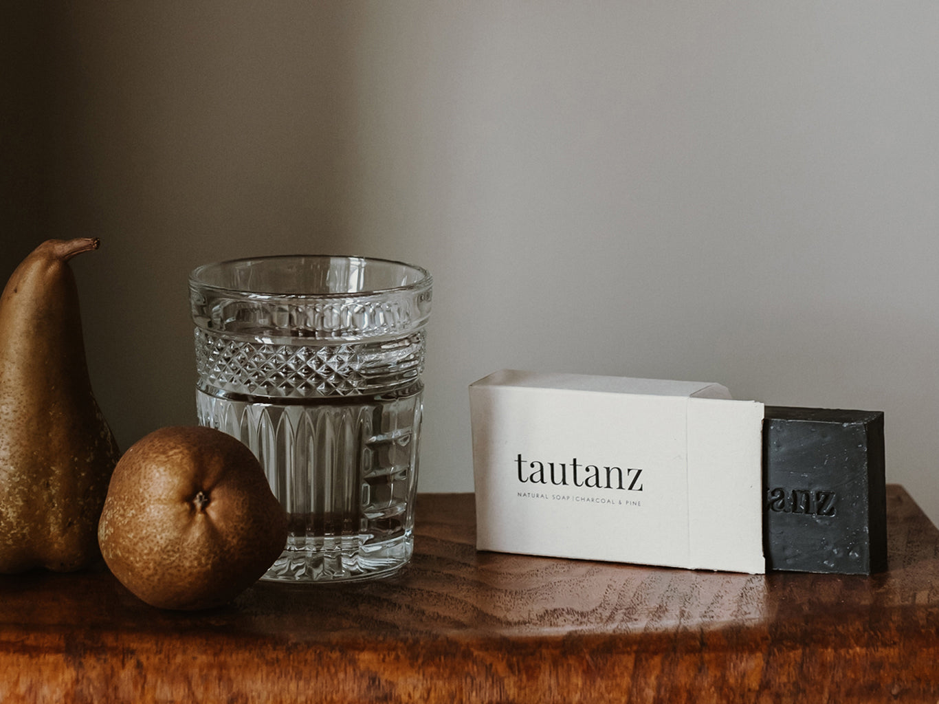 Charcoal & Pine Soap, Tautanz