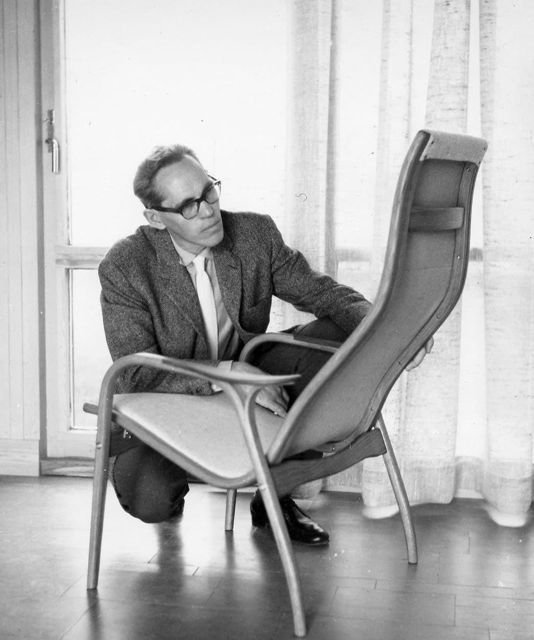 Free stool with your Lamino Easy Chair