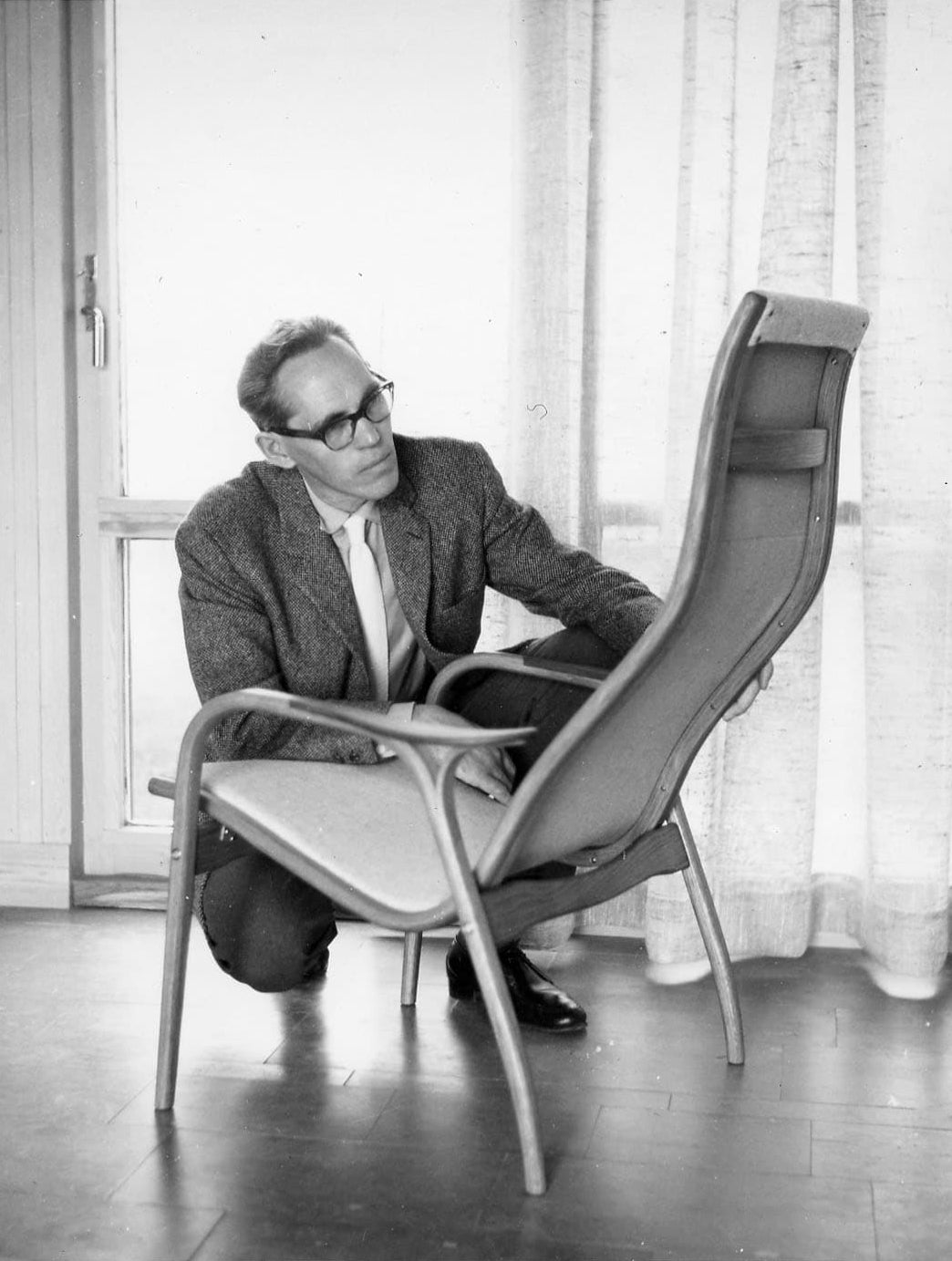 Free stool with your Lamino Easy Chair