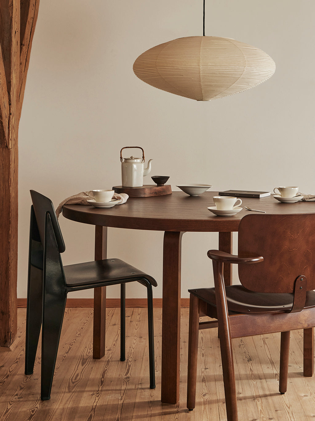 Aalto Table Round Walnut Stained, Artek