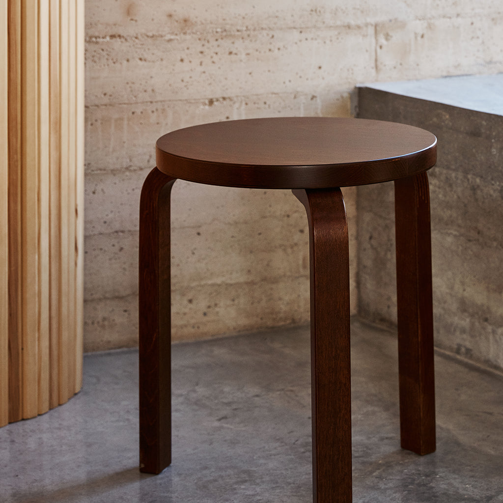 Stool 60 Walnut, Artek