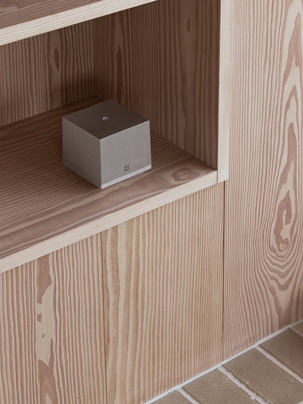 Diffuser No. 1, Difusë