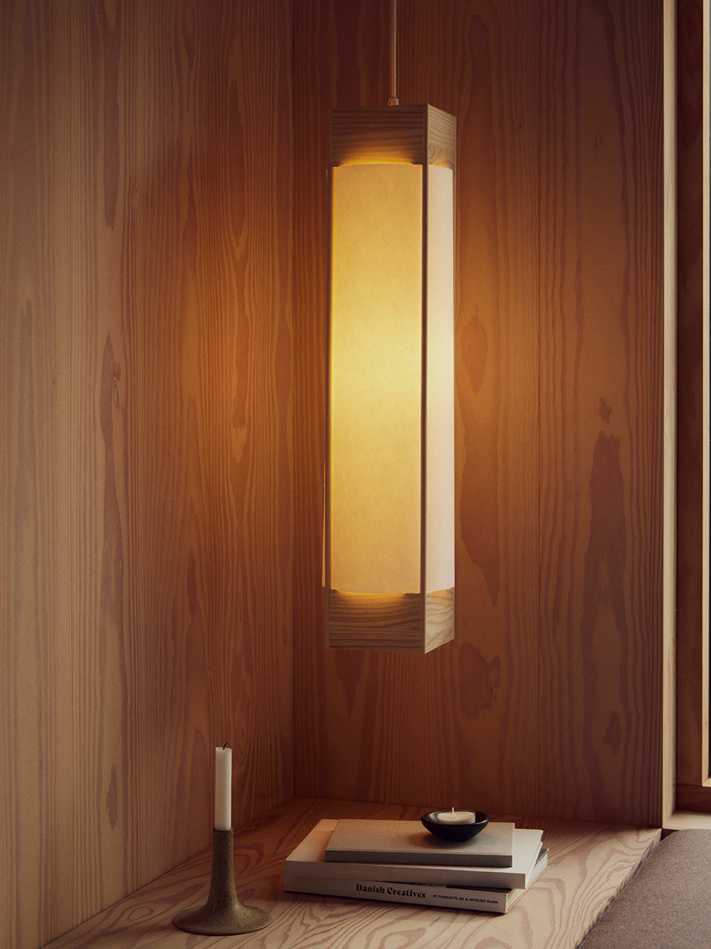 Andon Pendal Long Ash, Form & Refine