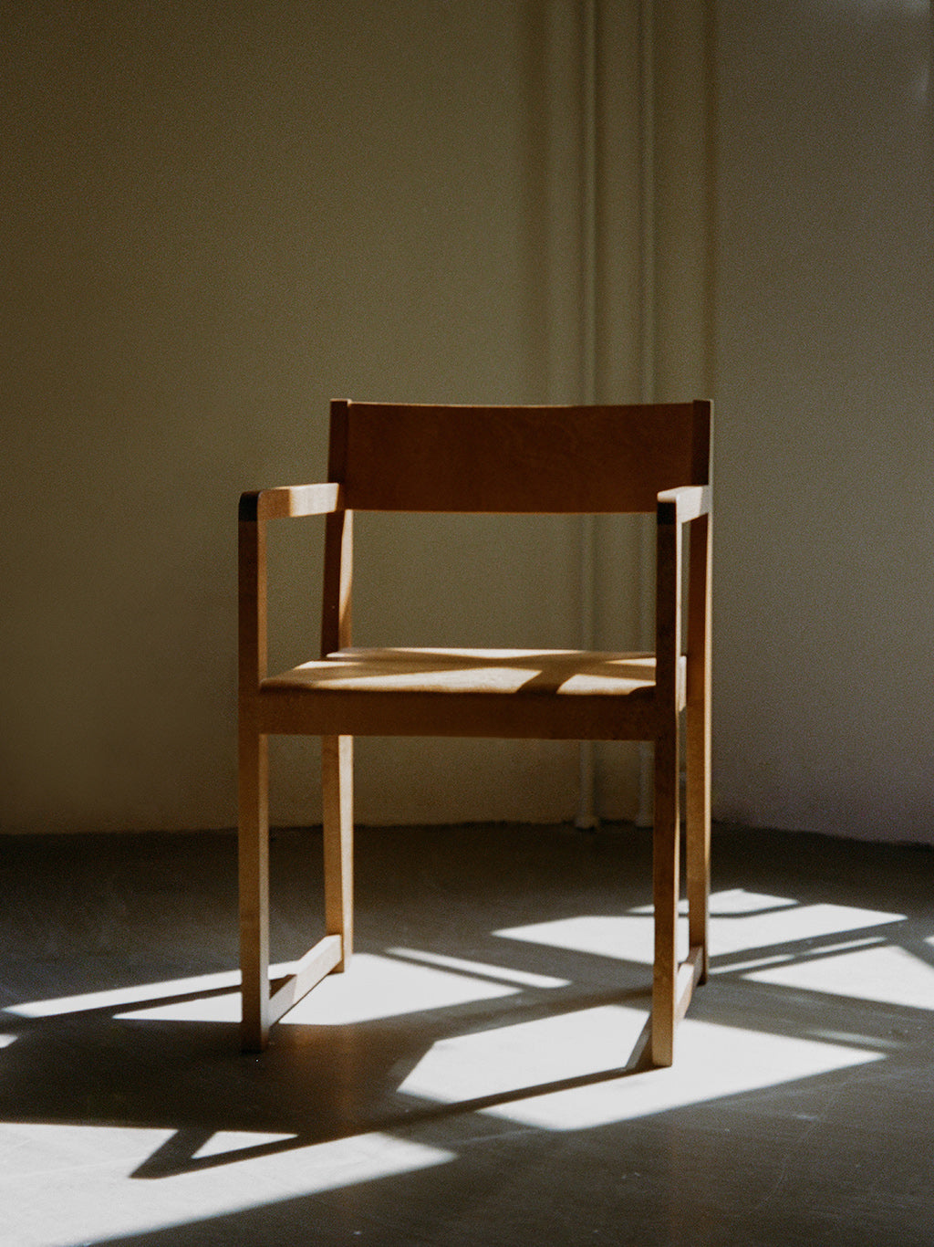 Armrest Chair 01 Warm Brown, Frama