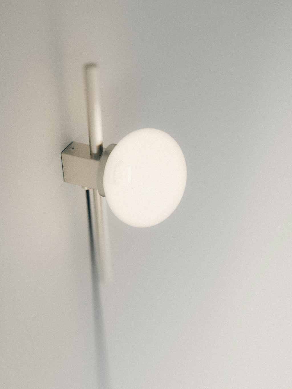 Ovoid Wall Lamp Single, Frama