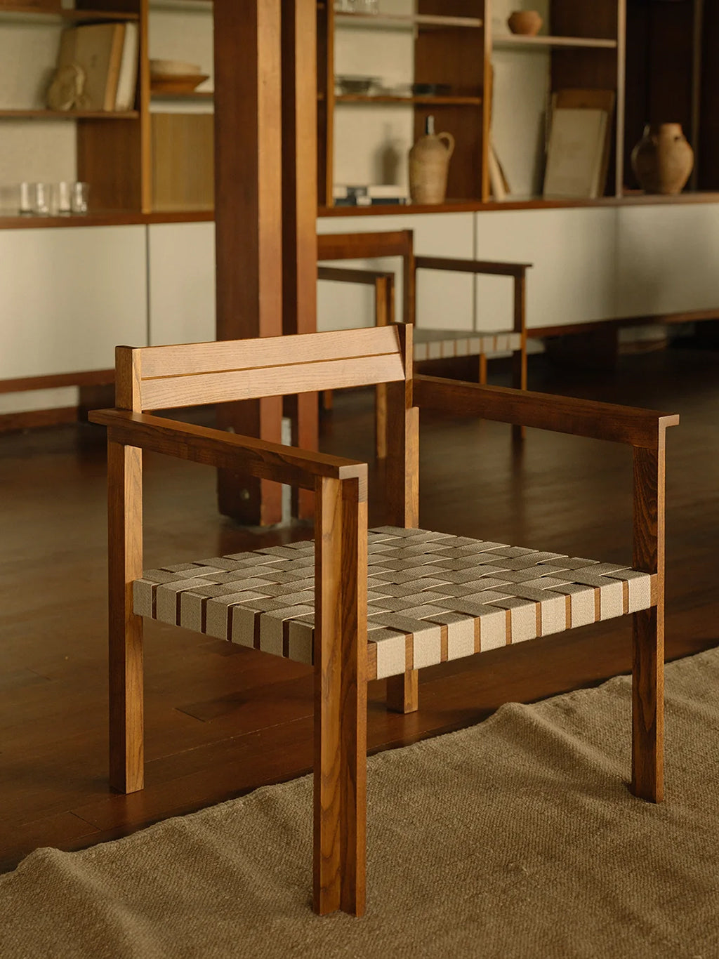 Symmetry Easy Chair, Frama