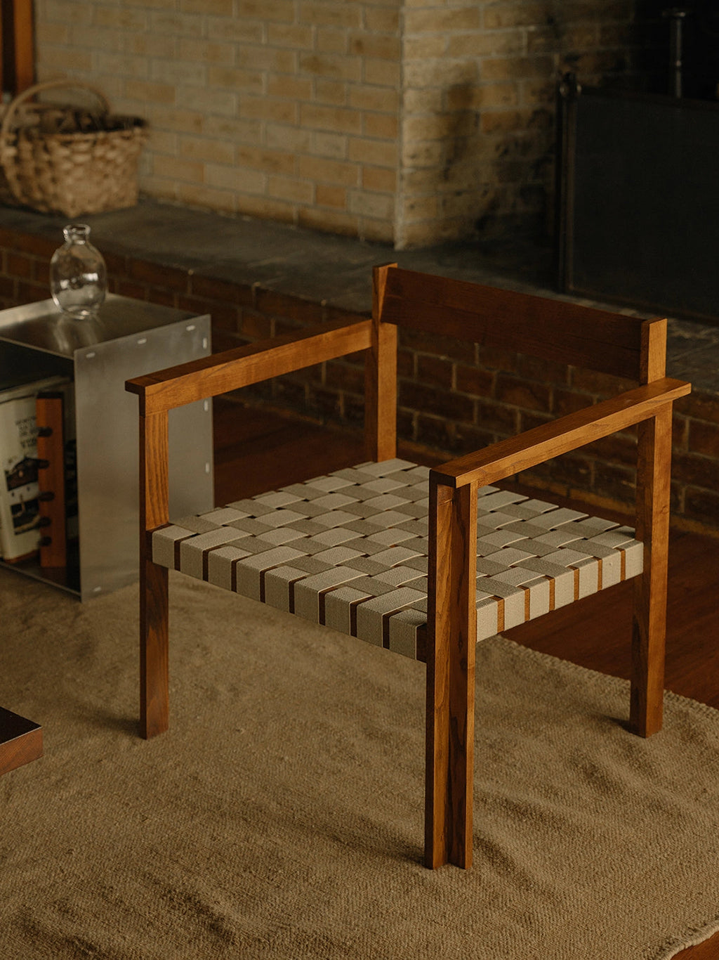Symmetry Easy Chair, Frama