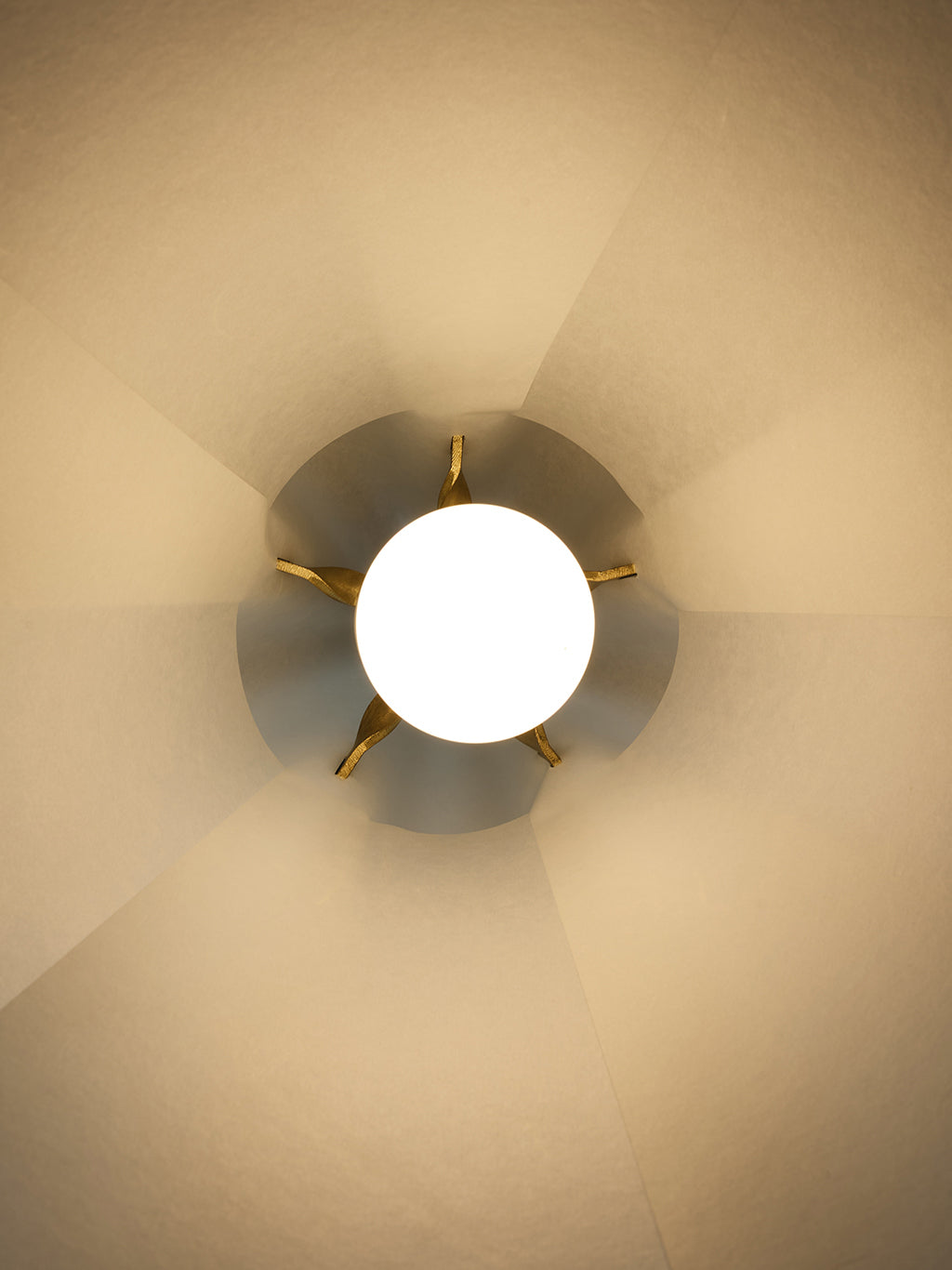 Sinuate Pendant Large Brass, Moebe