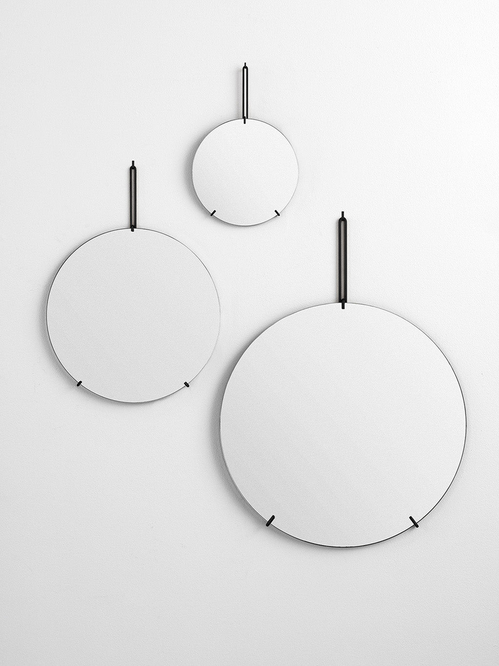 Wall Mirror Black, Moebe