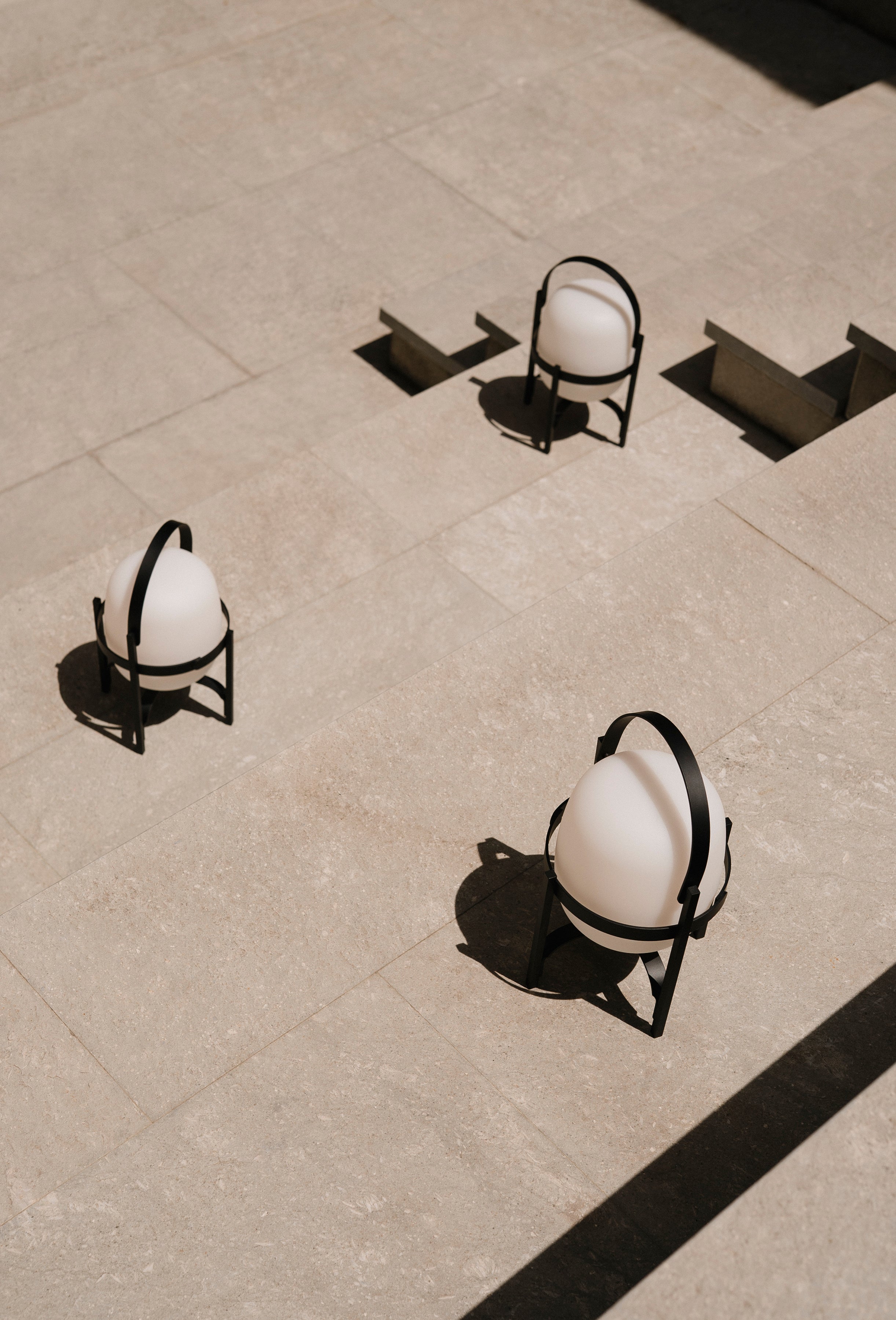 Cestita Alubat, Santa & Cole