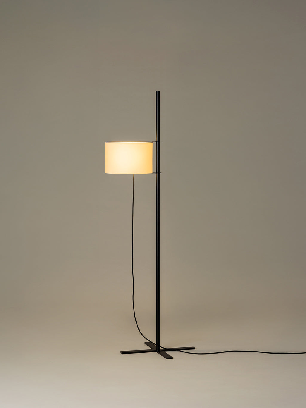 TMA Floor Lamp Black Matte, Santa & Cole