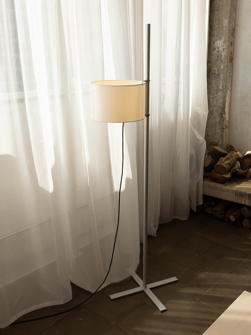 TMA Floor Lamp Aluminium, Santa & Cole