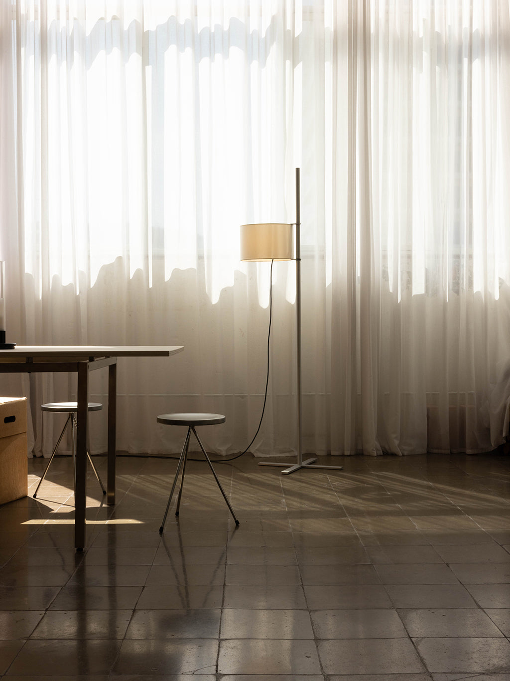 TMA Floor Lamp Aluminium, Santa & Cole