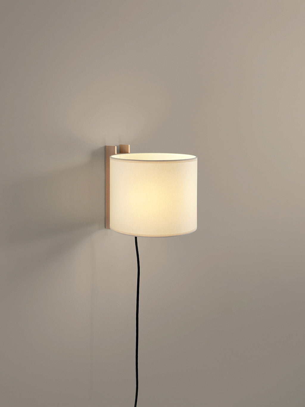 TMM Corto Wall Lamp Beige, Santa & Cole