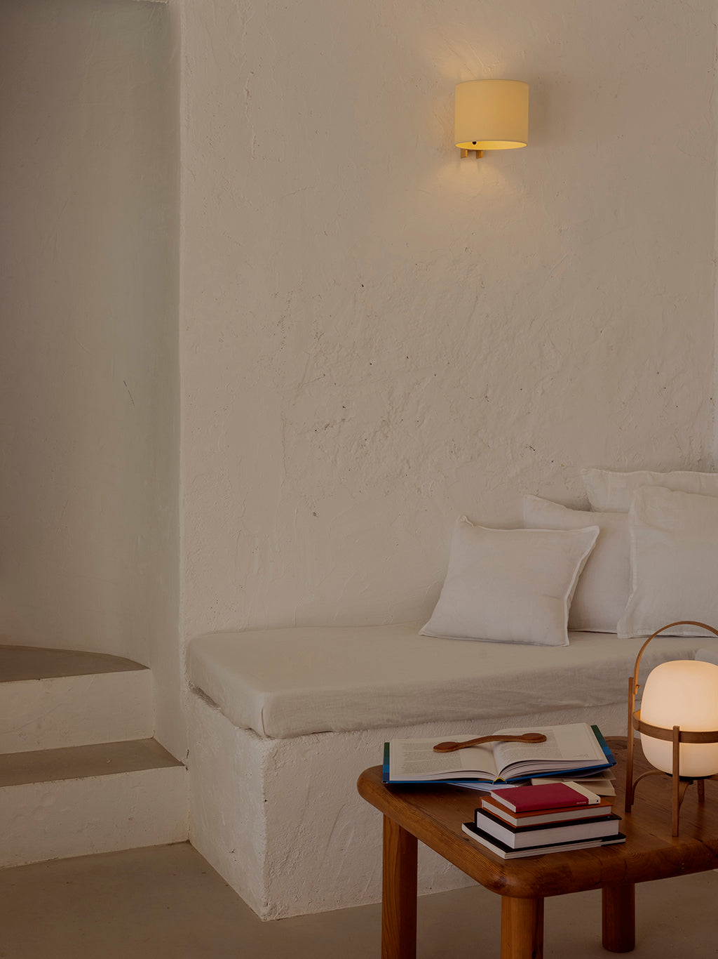 TMM Corto Wall Lamp Beige, Santa & Cole