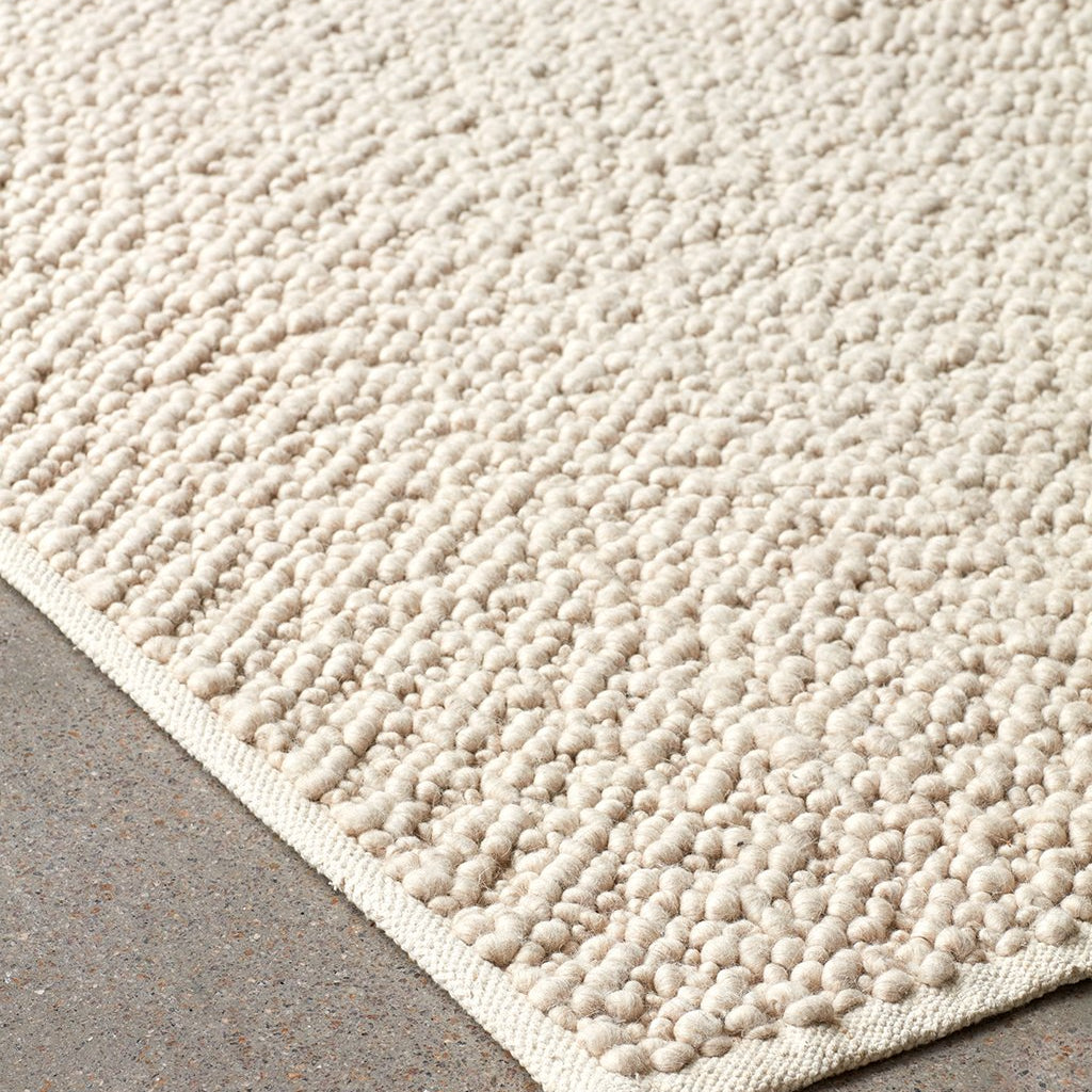 Gravel Rug Ivory, Menu