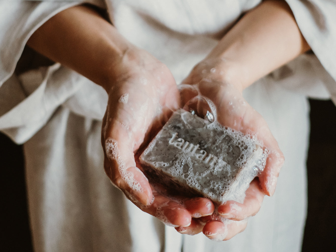 Rosemary & Clay Soap, Tautanz